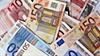 Euro s-a depreciat la 4,8332 lei
